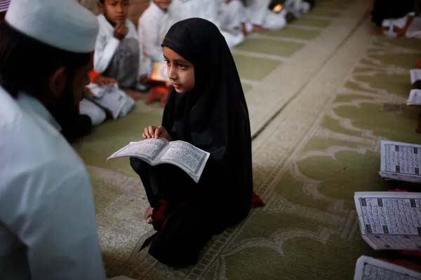 التطرف الهندوسي يعلن الحرب على المدارس الإسلامية 