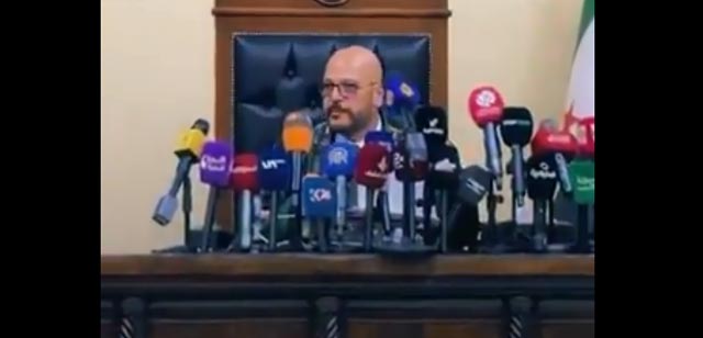 فخر الدين العريان.. القاضي المنشق الذي عاد لدمشق لمحاكمة الأسد ورجاله