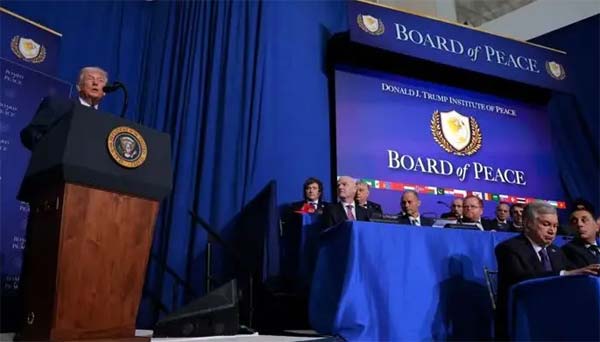 ترامب يطلق مجلس السلام بتعهدات مالية وقوات لقطاع غزة.. ويمهل إيران أسبوعين لإبرام صفقة مجدية أو المواجهة