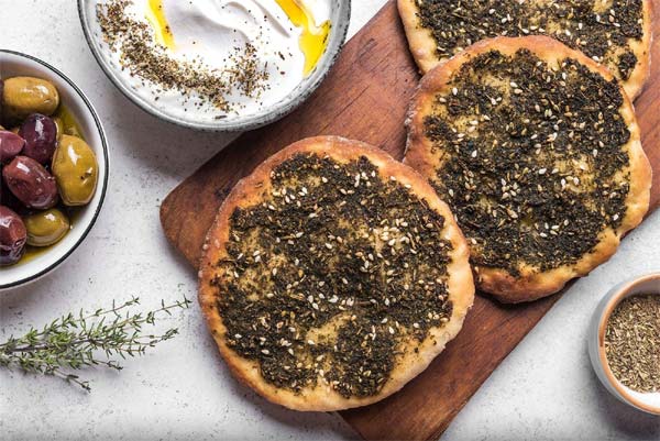 نشارة بالزعتر وأكل فاسد.. بهذه المنطقة اللبنانية