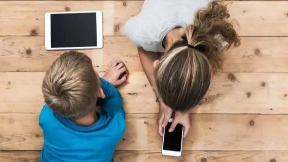 البرلمان الفرنسي أقر مشروع قانون يحظر استخدام وسائل التواصل الاجتماعي لمن هم دون الـ 15 عاما