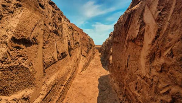 معجزة للنبي صلى الله عليه وسلم أثناء حفر الخندق.. وموقف المنافقين من البشارة