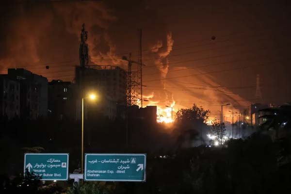 واشنطن: غير معنيين بانخراط عسكري مباشر وندعو الأميركيين إلى مغادرة إيران
