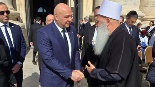 إعلام رئاسة الجمهورية: الرئيس عون لا يعرف الشيخ موفق طريف والصورة وزعها الإعلام الإسرائيلي الرسمي لغايات مشبوهة لا تنطلي على احد