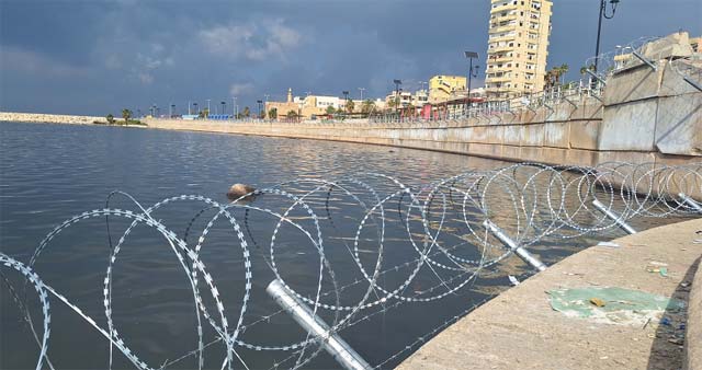 توضيح من بلدية صيدا عن الشريط الشائك بين حوض المرفأ والكورنيش الجديد