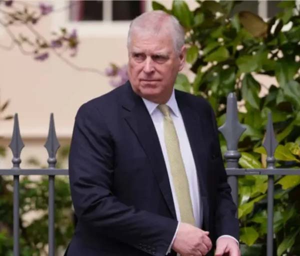 الشرطة البريطانية توقف الأمير السابق أندرو للاشتباه بارتكابه مخالفات.. و شقيقه: العدالة يجب أن تأخذ مجراها