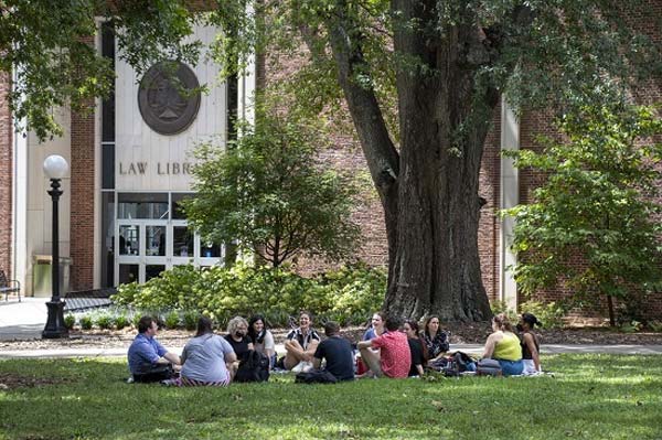 14 جامعة أمريكية تفشل في مواجهة معاداة السامية