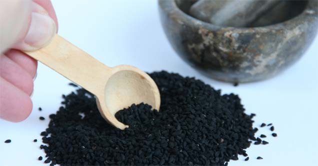 دراسة يابانية: ملعقة من "الحبة السوداء" تقي القلب وتحمي من السمنة